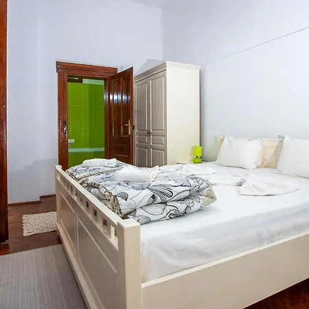 Savoya Apartment